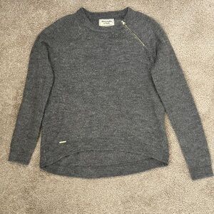 Abercrombie & Fitch Gray Knit Zip Pullover with Gold Accent